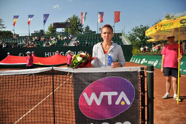 WTA BUDAPEST 2013 : infos , photos et videos - Page 3 10135510