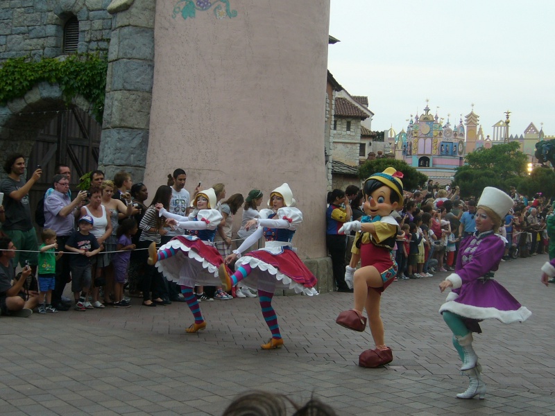 Ma journée à disney le 8 juin quelques jours aprés mon anniversaire.  - Page 12 P1020250