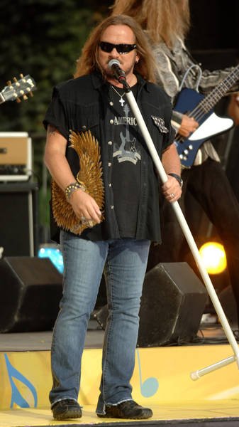 Lynyrd Skynyrd - Page 3 Lynsky10