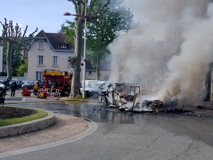 [INFOS Techniques] Incendie d'un CC en Ariège mai 2021 Cc_2_i10