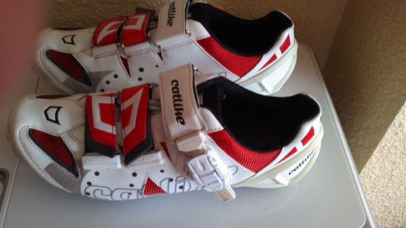 (VENDIDAS) Vendo zapatillas catlike modelo felinus solo utilizadas 2 veces talla 43 carretera blanca y rojas 65 €. Untitl10