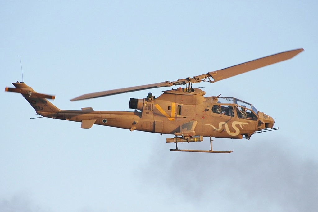 BELL AH-1 COBRA  Bell_111