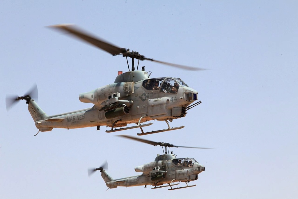 BELL AH-1 COBRA  Bell_123