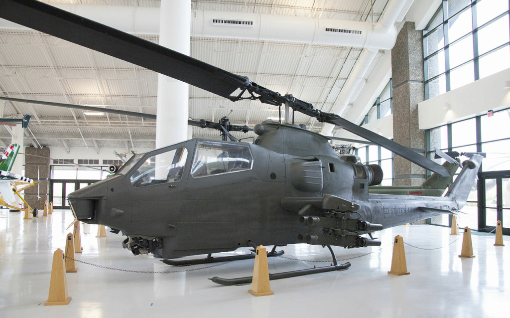 BELL AH-1 COBRA  Bell_a33