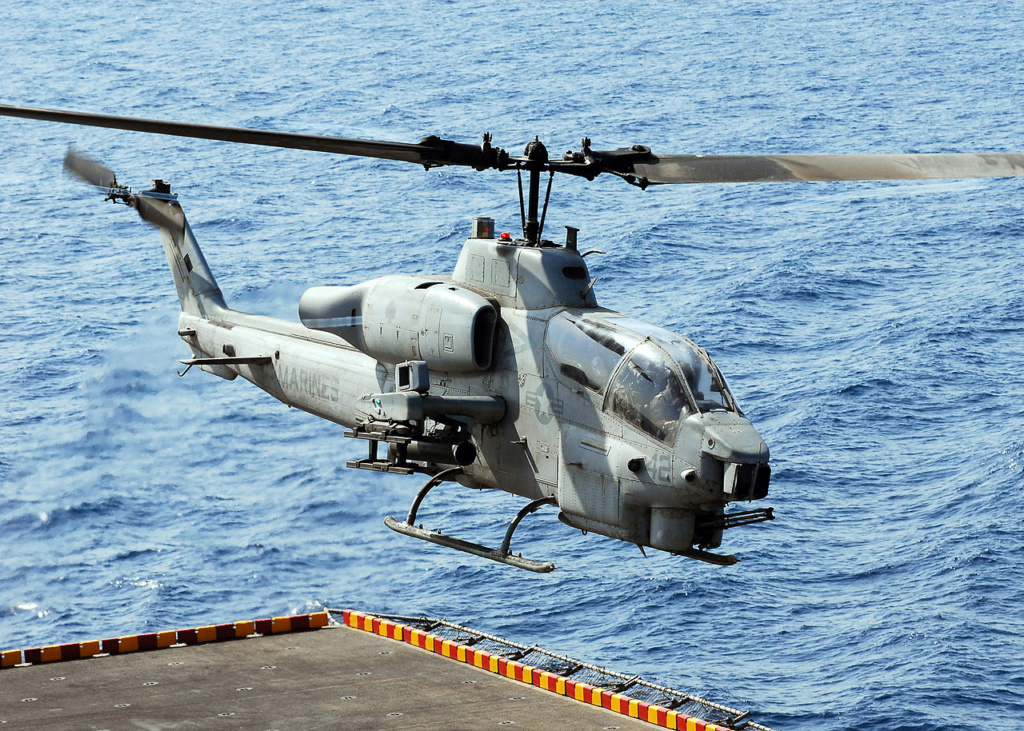 BELL AH-1 COBRA  Bell_a37