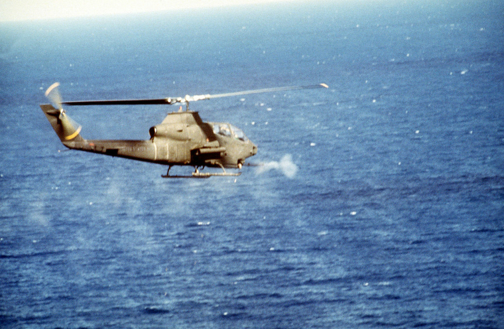 BELL AH-1 COBRA  Bell_a52