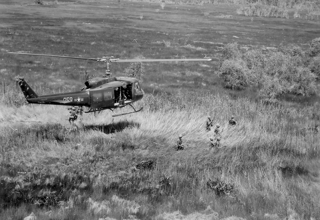 BELL AH-1 COBRA Bell_u14