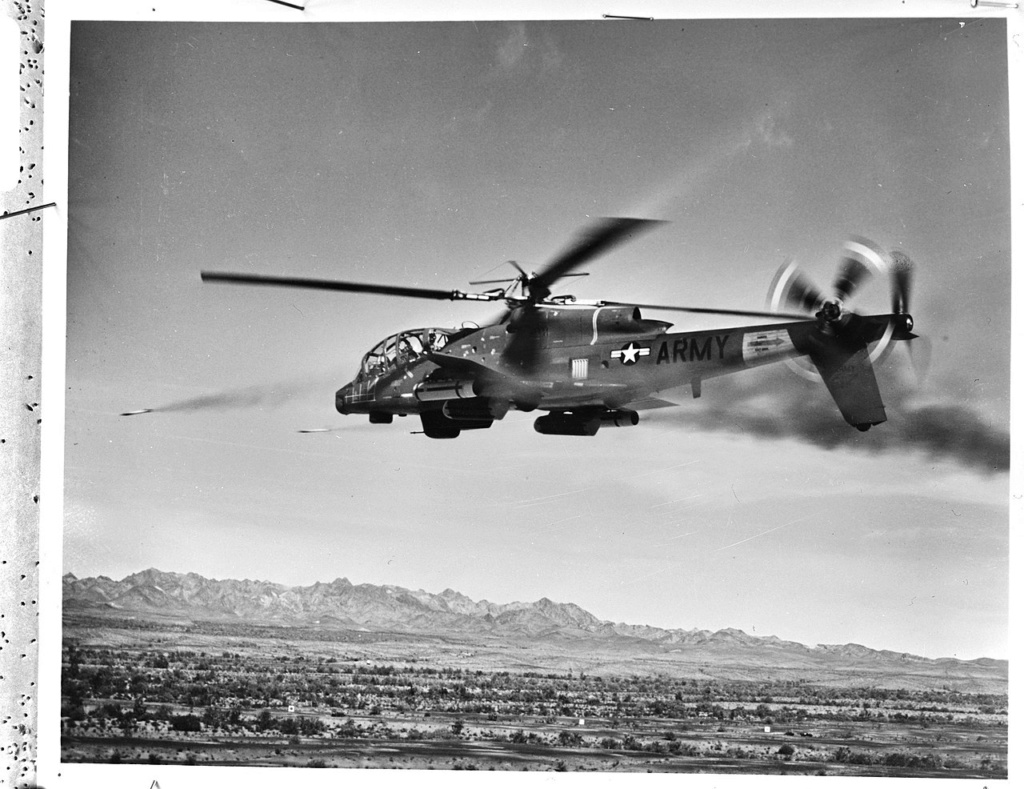 BELL AH-1 COBRA  Lockhe15