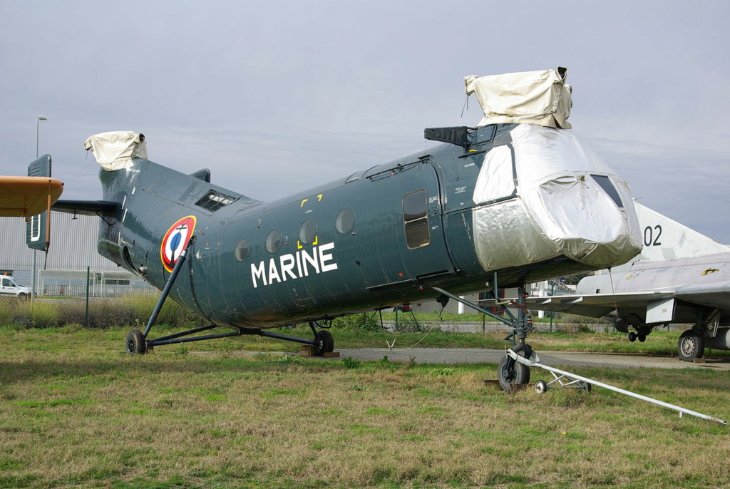 BELL AH-1 COBRA  Piasec12