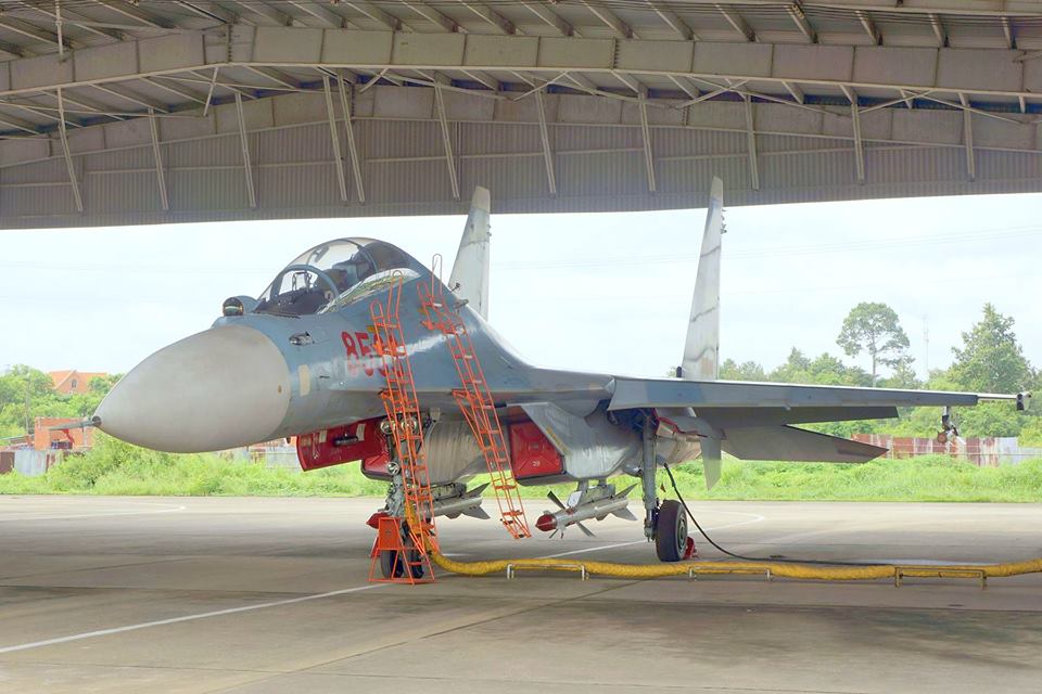 SUKHOÏ SU-27 FLANKER Sukhoi82