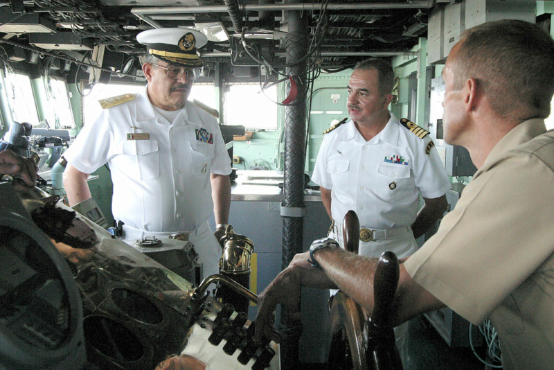 LANDING SHIP TANK (LST) CLASSE NEWPORT (NV) Uss_fr21