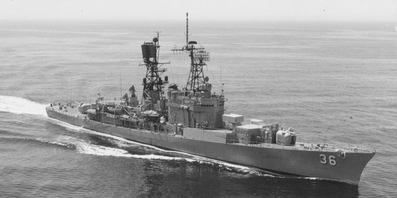 DESTROYERS CLASSE SPRUANCE (Terminé) Uss_jo25