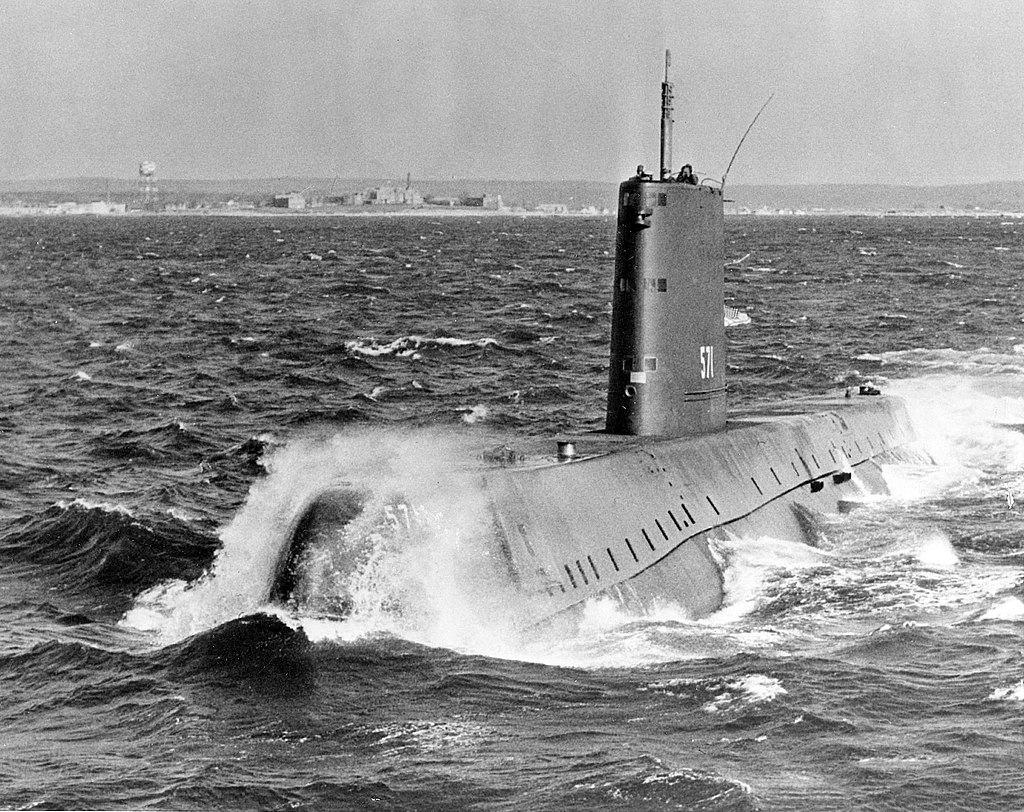 PORTE-AVIONS CHARLES DE GAULLE (R-91) [ARTICLE] - Page 2 Uss_na48