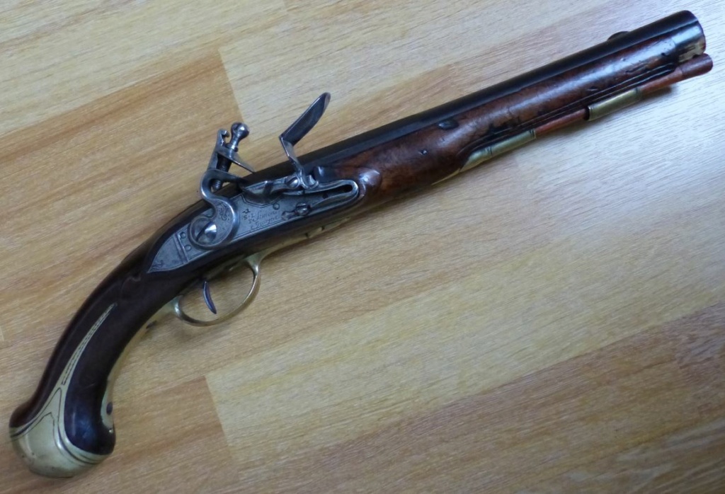 Rarissime pistolet de Gendarmes de la Garde du Roy - commande de 1763 Pistol18