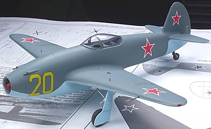 *1/48 - Fil rouge 2022 / CCCP - Yakovlev Yak-15 - Czech Model - FINI Yak15112