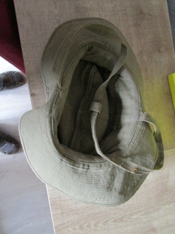 Chapeau de brousse et casquette camouflée Img_3435