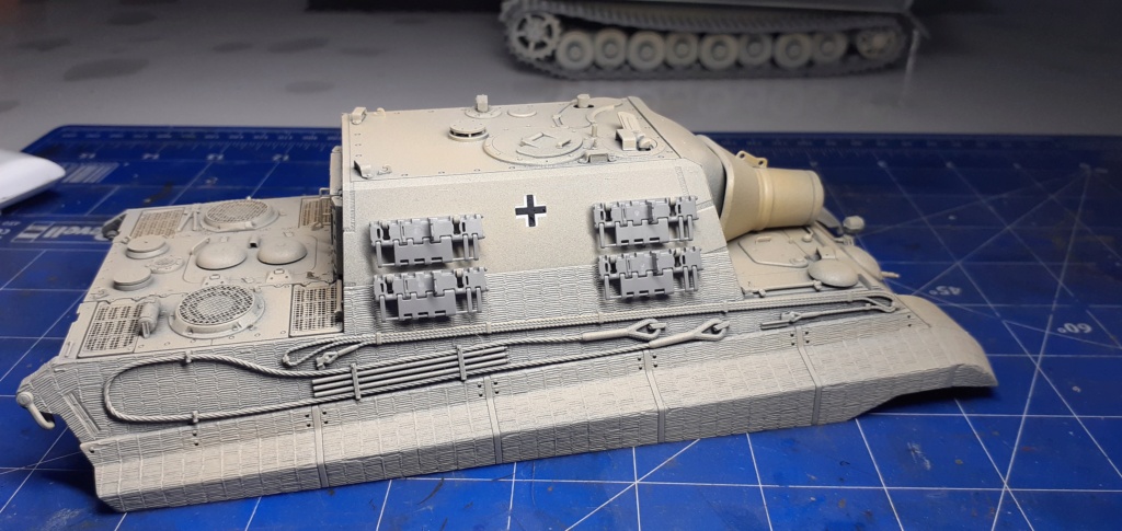 Jagdtiger Porsche Production Type w/zimmerit Blitz 1/35ième 20241131