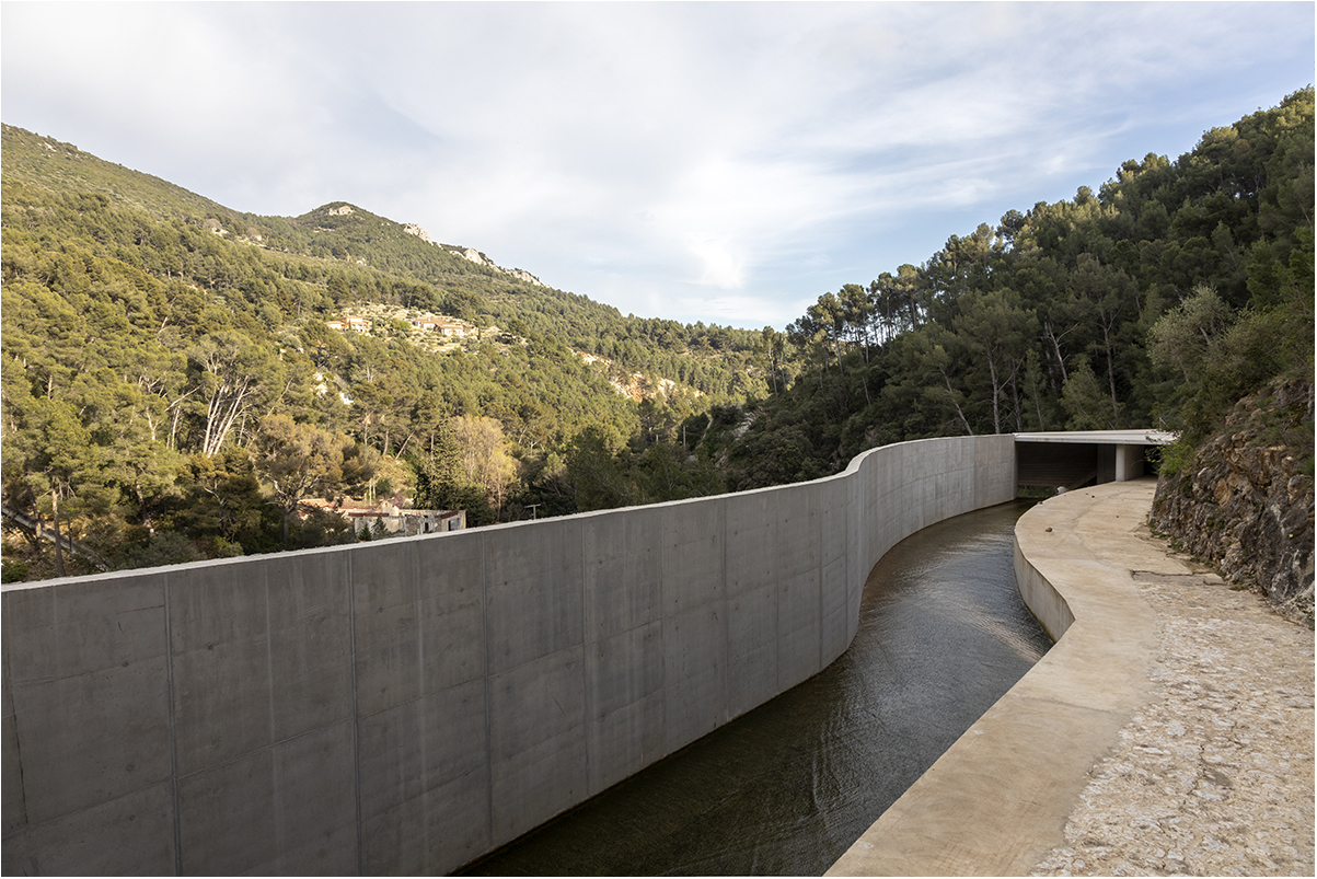 [Paysages]  ☞ Le barrage du Revest et son déversoir _p1a1119