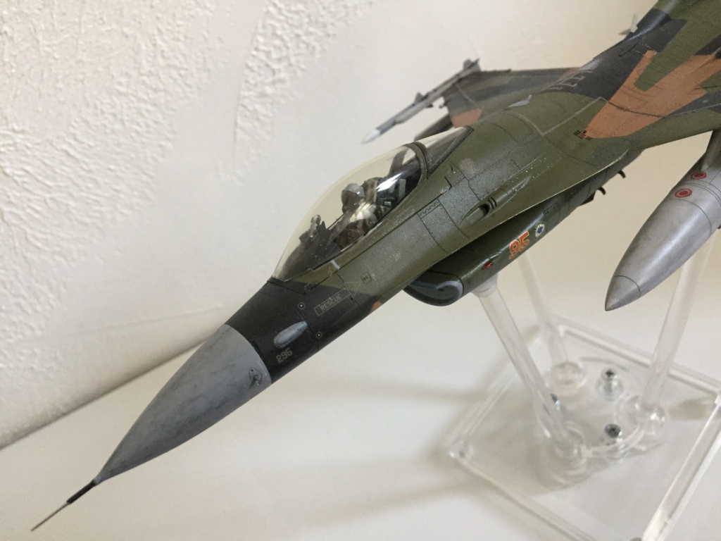 F-16 C Aggressor "alaskan splinter" Tamiya 1/48 - Page 2 Img_2317