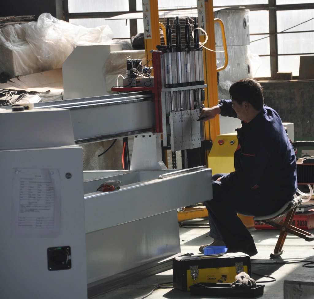 projet achat fraiseuse cnc grand format pour fabrication enseignes - Page 3 Machin16