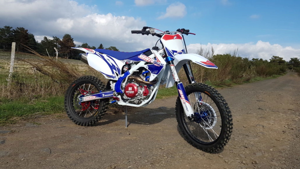 Test d'une nouvelle marque de moto