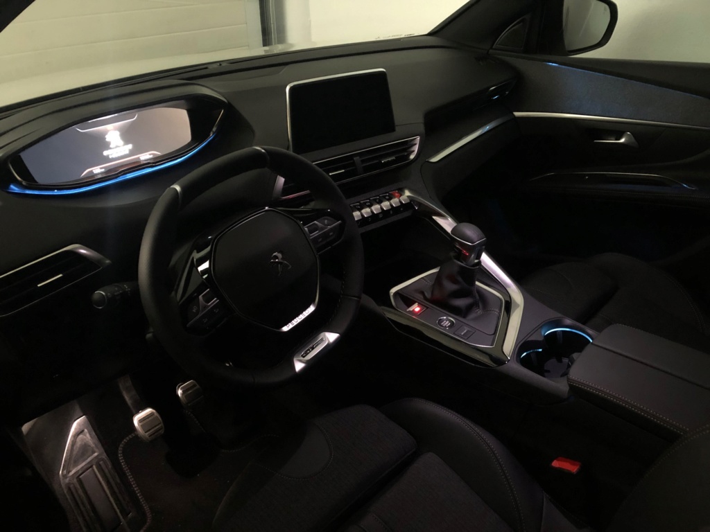 GT Line 1.5 BlueHDi 130 CV manual en Blanco Nacarado Img-3510