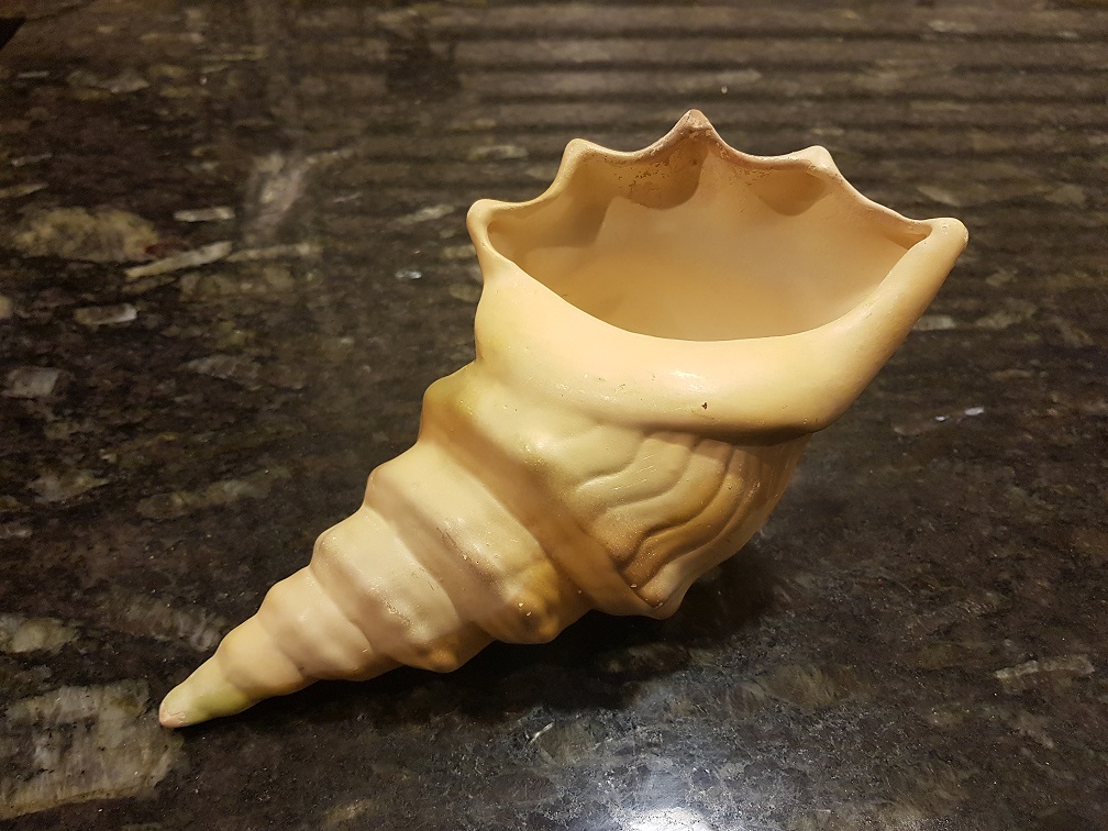 Is this a royal oak vase 20190913