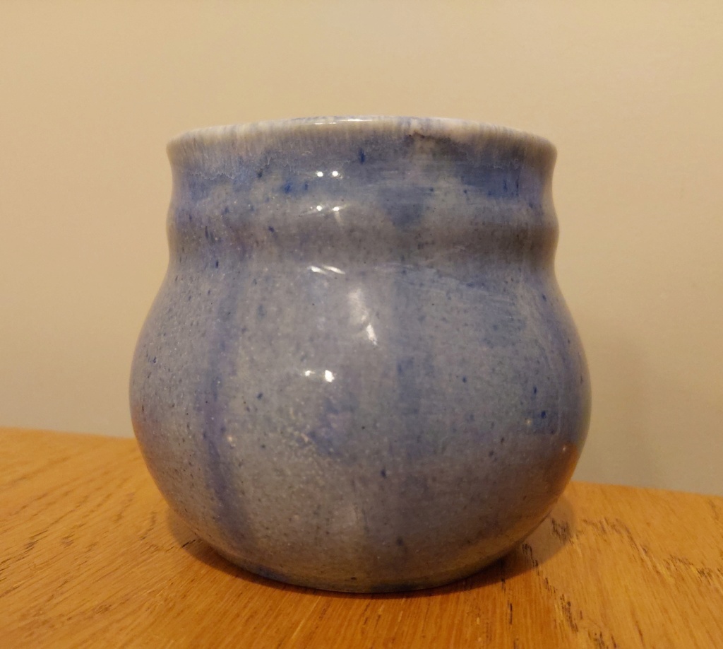 Is this a Crown Lynn Vase ? 20220610
