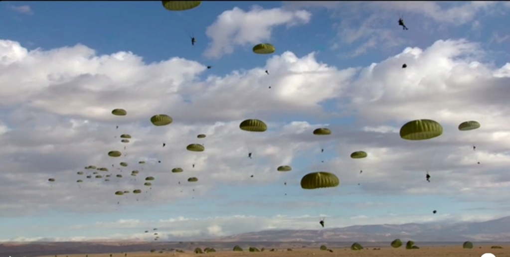 Parachutistes Militaires Marocains / Moroccan Paratroopers - Page 15 20210513