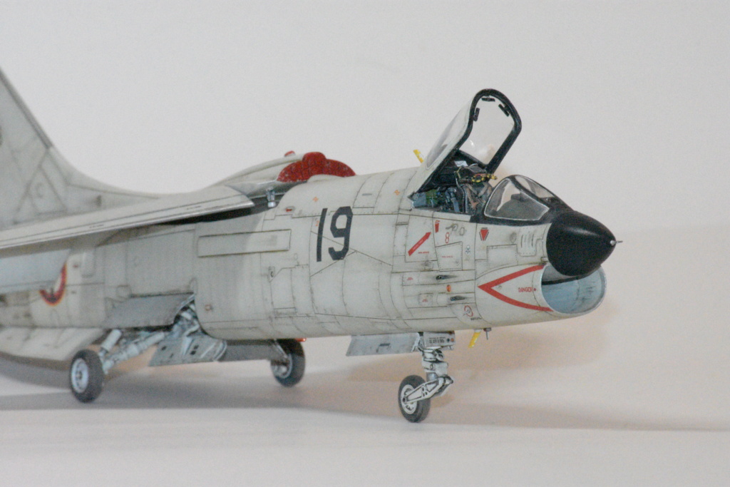 F8 E (fn) Crusader 1/48 Hasegawa Dsc_0328