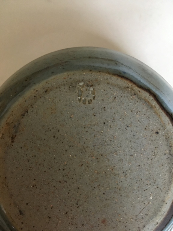 Little lidded pot - Peter Arnold, Alderney Pottery  85f77e10