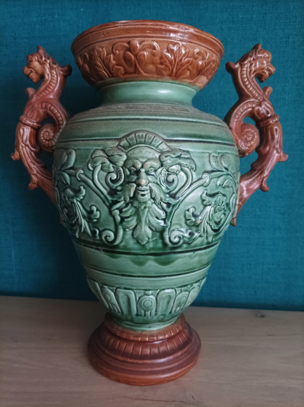 Vase barbotine / haut relief / pas de signature Img_2014