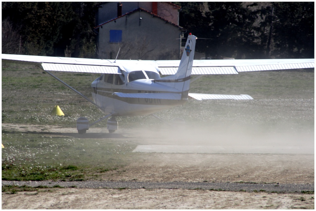 Aéroport d'avignon-caumont Cessna14
