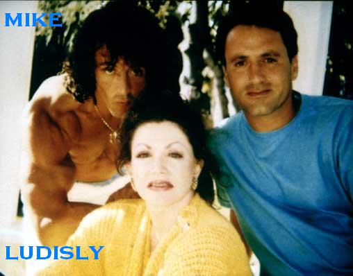 STALLONE et les stars. - Page 13 Slyccc10