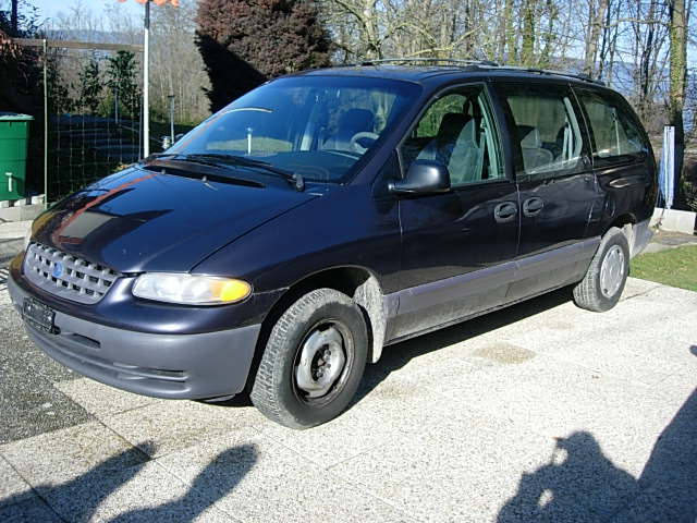 Plymouth grand Voyager S3 gris Bus_0110