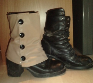 Cherche bottes style 1900 :) Guetre10