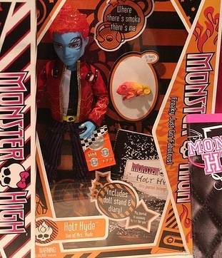 Monster High, les nouvelles venues de Mattel - Page 4 Holt_i10