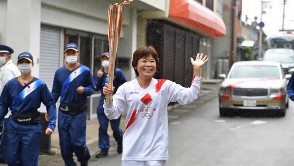 16 AVRIL 2021 DEUXIEME JOUR DU RELAIS DE LA FLAMME OLYMPIQUE DE TOKYO A TOKUSHIMA U7swwt10