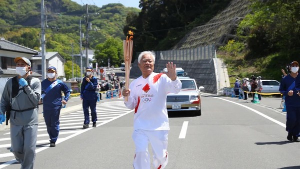 20 AVRIL 2021 DEUXIEME JOUR DU RELAIS DE LA FLAMME OLYMPIQUE DE TOKYO A KOCHI Xkzihb11