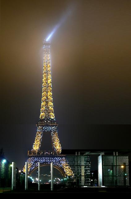 Tour Eiffel dans le brouillard Eiffel10