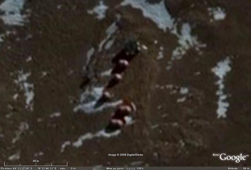 DEFI COLLECTIF : à la recherche des stations scientifiques de l'Antarctique avec Google Earth - Page 4 Statio15