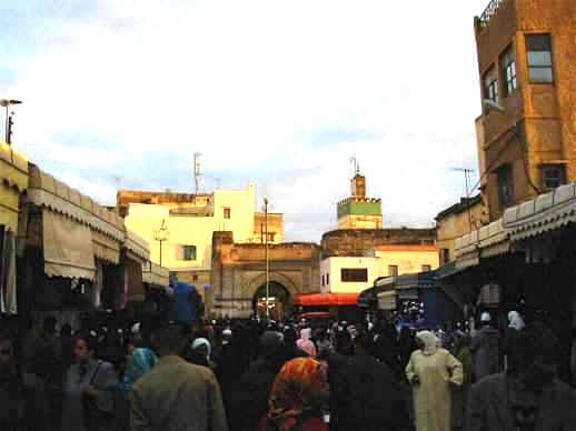 Meknès, la Ville Ancienne et les 2 Mellahs - 3 - Page 6 1_bab_11