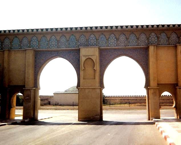 Meknès, la Ville Ancienne et les 2 Mellahs - 3 - Page 6 5620-210