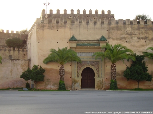 Meknès, la Ville Ancienne et les 2 Mellahs - 3 - Page 6 Bab_en10
