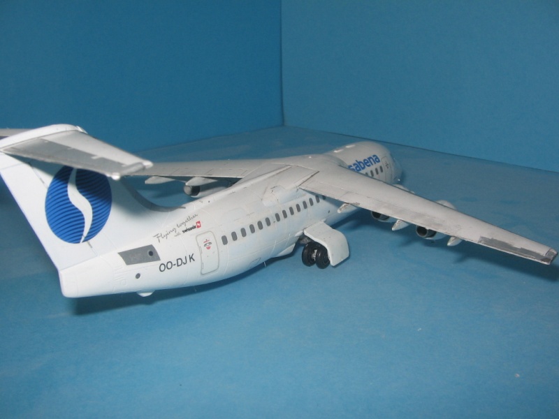 Avro RJ-85 Sabena '90 Scheme 1/144 Img_4210