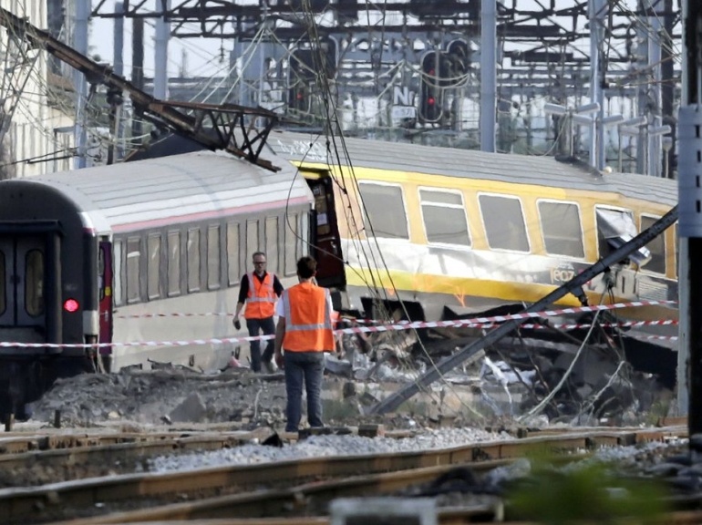 Essonne : un train déraille à Brétigny, faisant "de nombreuses victimes" 61004610