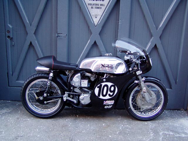 NORTON COMMANDO 1975 MKIII Racer010