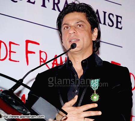 Shahrukh officier des Arts et des Lettres quelle fierté!!!!! - Page 4 Srk_fr13