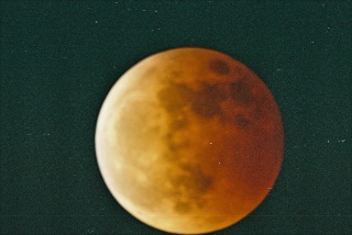 Eclipse totale de la Lune la nuit du 20-21 Février 2008 Cnv00010