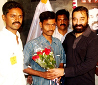 Kamal felicitates fans 21120010